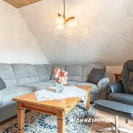 Gaestehaus Ollech 塔廷格